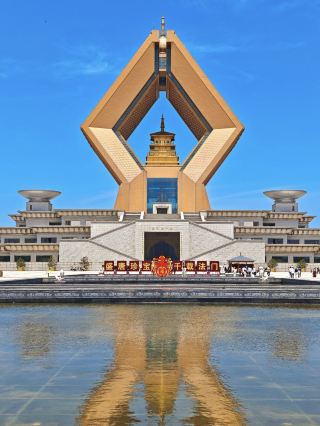 West Route (Xianyang Direction) – Tang Dynasty Vibes: Imperial Mausoleums & Sacred Relics