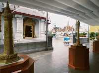 สักการะศาลหลักเมืองกรุงเทพ