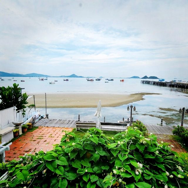 หน้าร้อนมาพักที่บ้านสัตหีบชายทะเลกัน 🏖