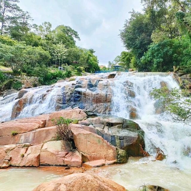 Georgeous Camly Waterfall