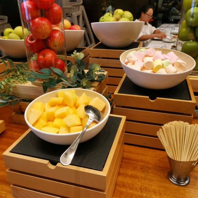 嘩！原來荃灣有間咁有水準嘅自助餐<Cafe Circle滋味蟹饌自助餐 >