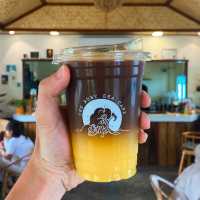Cafe ริมทะเลบรรยายกาศดีฟุดๆ
