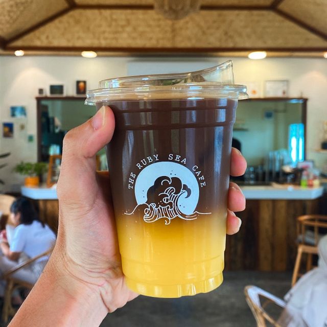 Cafe ริมทะเลบรรยายกาศดีฟุดๆ
