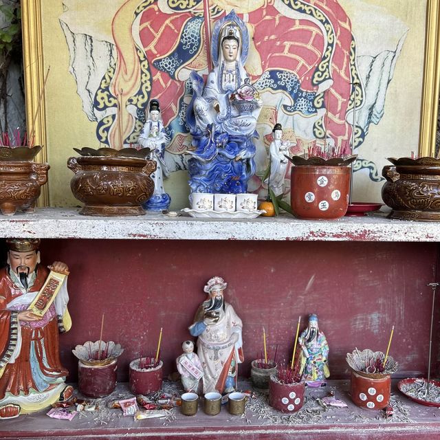 Little temple by the sea 