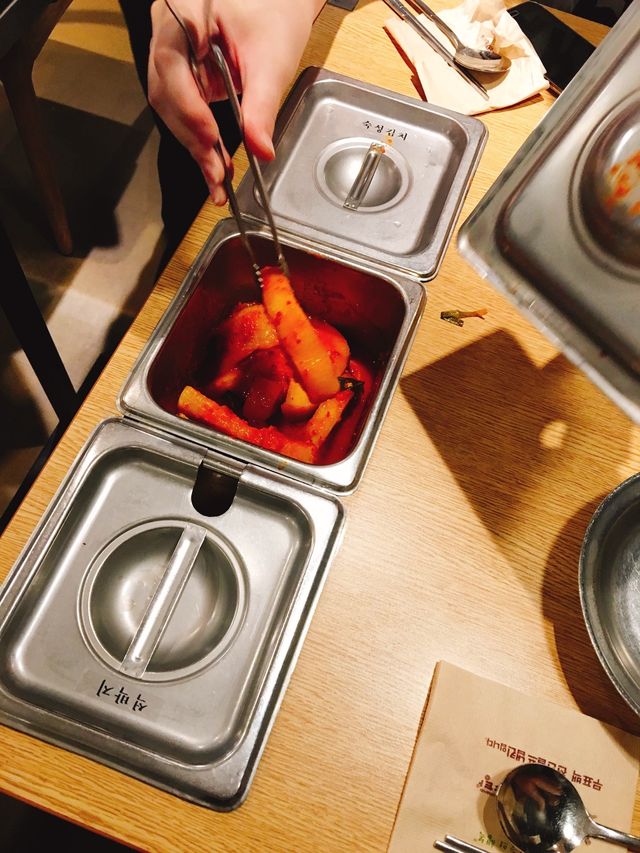 韓國必吃美食之一🇰🇷神仙雪濃湯🍲Sinseon Seolnongtang 신촌설렁탕 압구정역점