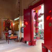 Guan Di Temple: Chinatown's Haven