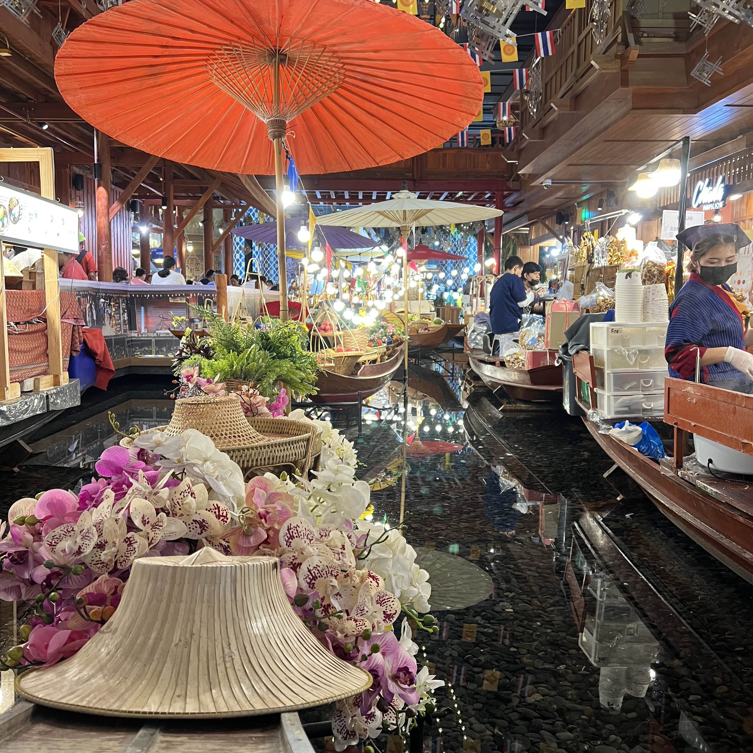 Floating Market INSIDE A MALL! ICONSIAM