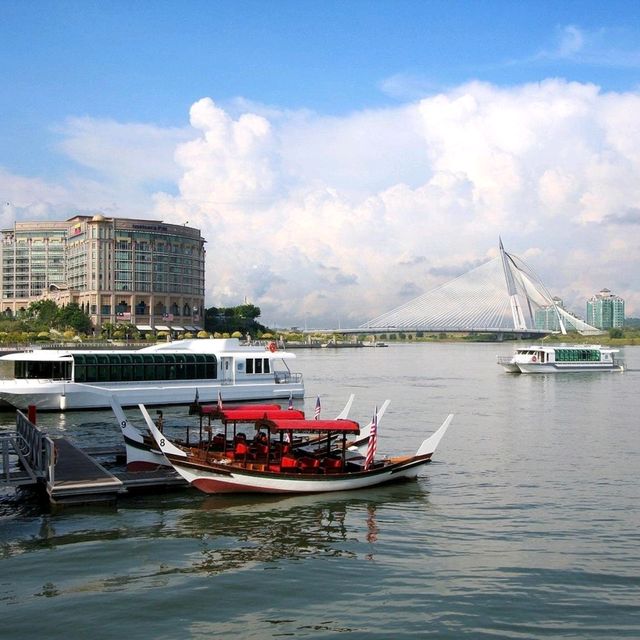 🛥️ Sunset Cruise at Putrajaya 