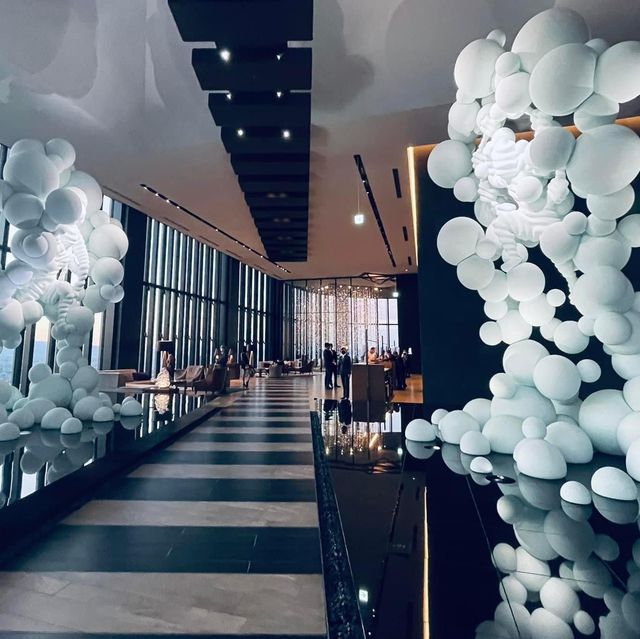 大阪建築散歩　Conrad Osaka 