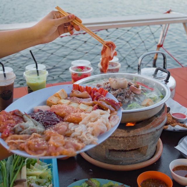 บึงดอนตูม คาเฟ่ หมูกระทะ 