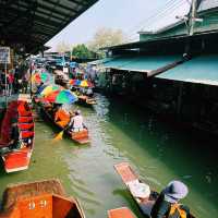 Morning at Damnoen Saduak Floating Market