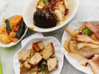 台北饒河街美食｜后庒排骨酥麵，料多味美，特製控肉飯很好吃