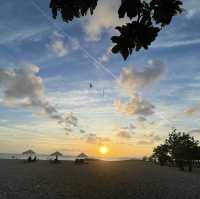 夕陽餘暉，彩霞滿天的Pizza晚餐 Pantai 海灘餐廳