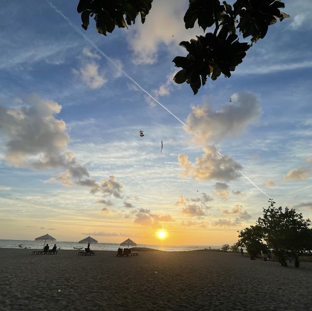 夕陽餘暉，彩霞滿天的Pizza晚餐 Pantai 海灘餐廳