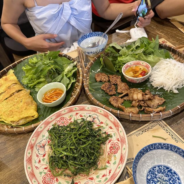 호치민 벤탄시장의 반쎄오 맛집 벱메인🍴🥢