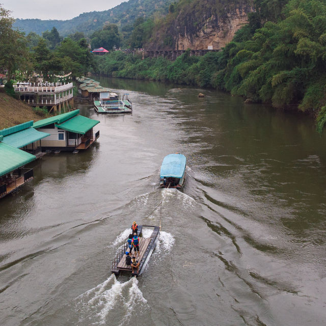 นั่งรถไฟสายมรณะ ล่องแพ | นอนรีสอร์ทวิวสวยกาญจนบุรี