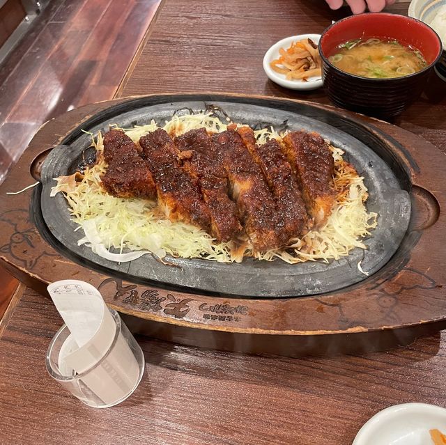名古屋名鉄百貨店9樓矢場味噌豬排，晚間營業至23點