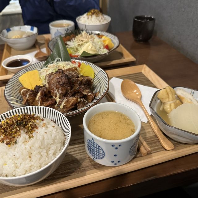汁燒豬軟骨 d 肉淋到 唔洗點咬就食到 👍🏻