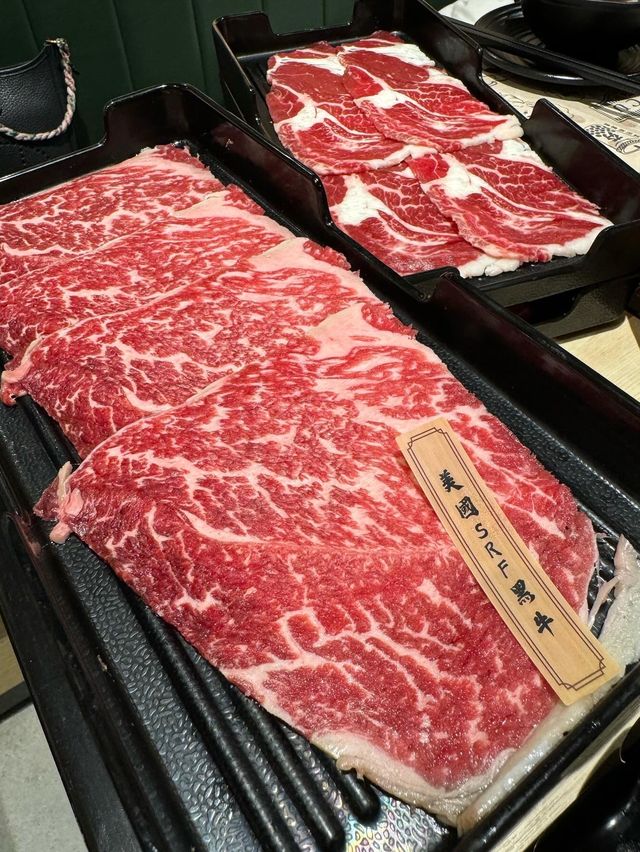 「牛大人台灣火鍋吃到飽，口碑絕佳！」