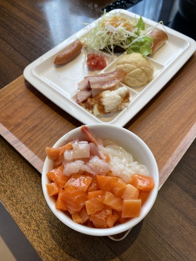 朝からサーモン！いか！甘海老食べ放題の宿