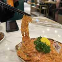 特色四格滋味鍋．足料火鍋湯底