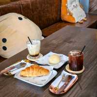 RAY Coffee Bar & Hostel