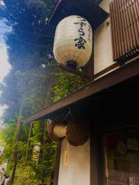 【長野県/ 戸隠の三本杉(三本目)を眺めながら食べる戸隠そば】
