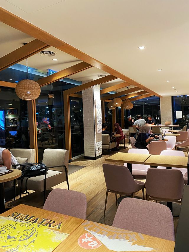 A comfy coffee shop to chill for half a day☕️