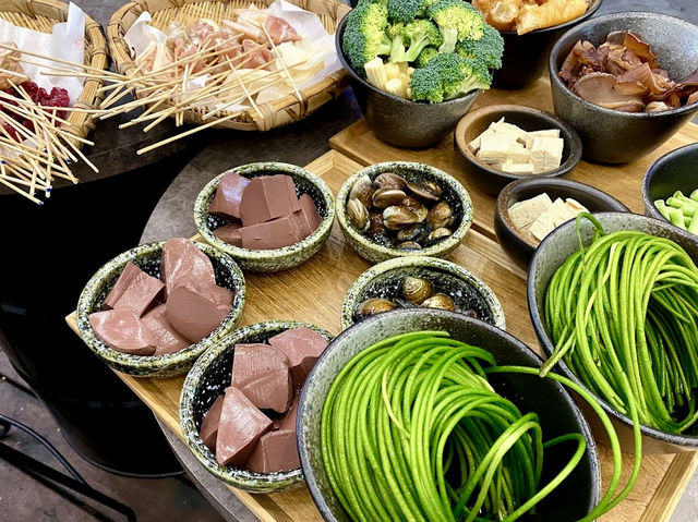臺中西屯 麻辣火鍋  串霸。麻辣串串