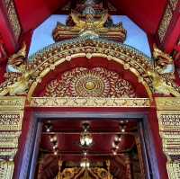 วัดกลางเวียง สักการะเสาสะดือเมืองเชียงราย 