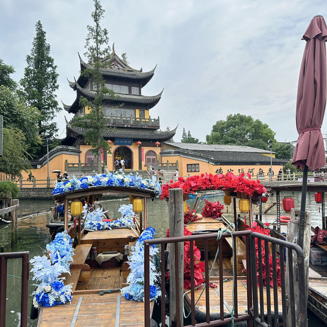 Wandered into Zhujiajiao ancient town 🛶