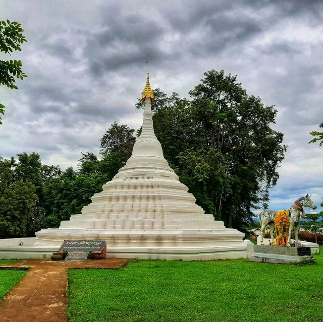 วัดพระธาตุแช่แห้ง ไหว้พระธาตุประจำปีเกิด ปีเถาะ  
