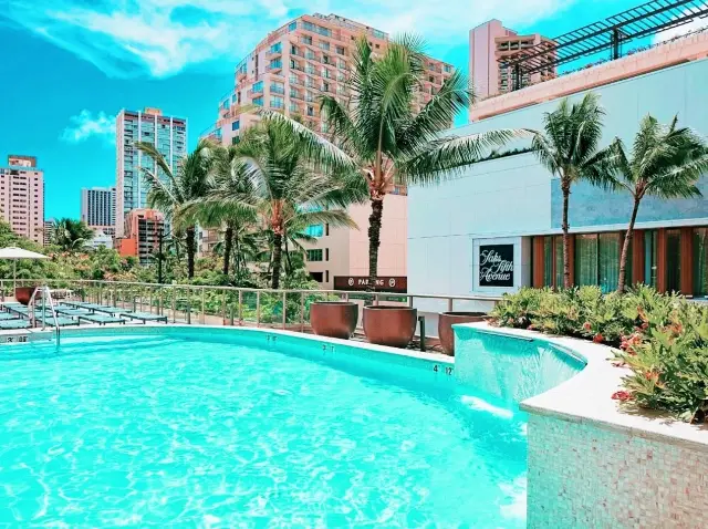 ⛱️ Stay at Hilton Garden Inn Wakiki