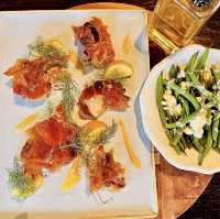Moda Steaks. Tapas. Seasons