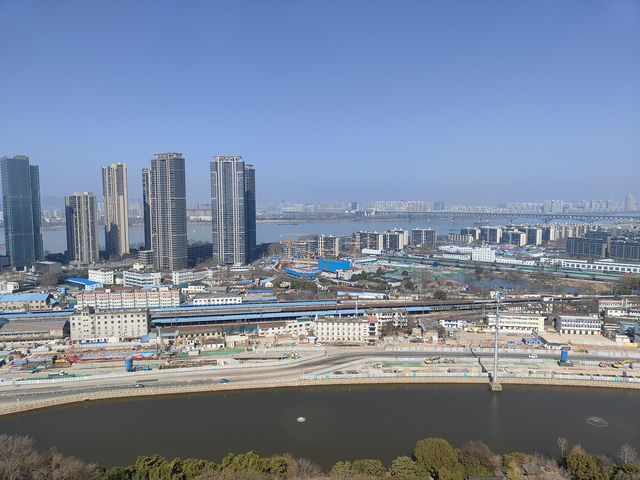 驚鴻閱江樓，登高遠望之