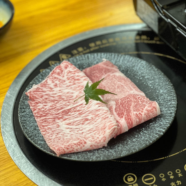 《觀塘高質壽喜燒 店員全程幫忙烹調💯》