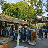 ตลาดมือสอง ถนนคนเดิน ช่างชุ่ย รวมตัวสายอาร์ต 