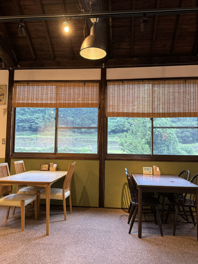 【福岡カフェ】窓から四季折々の景色を楽しみながらバスチーを食べよう✨️