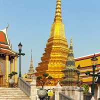 Experience the grandeur of Thailand’s royal heritage at the Grand Palace – where history comes alive