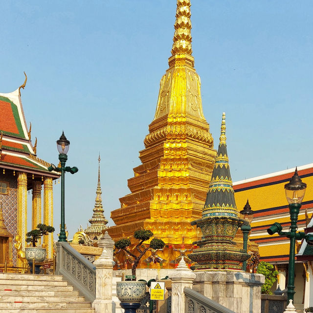 Experience the grandeur of Thailand’s royal heritage at the Grand Palace – where history comes alive