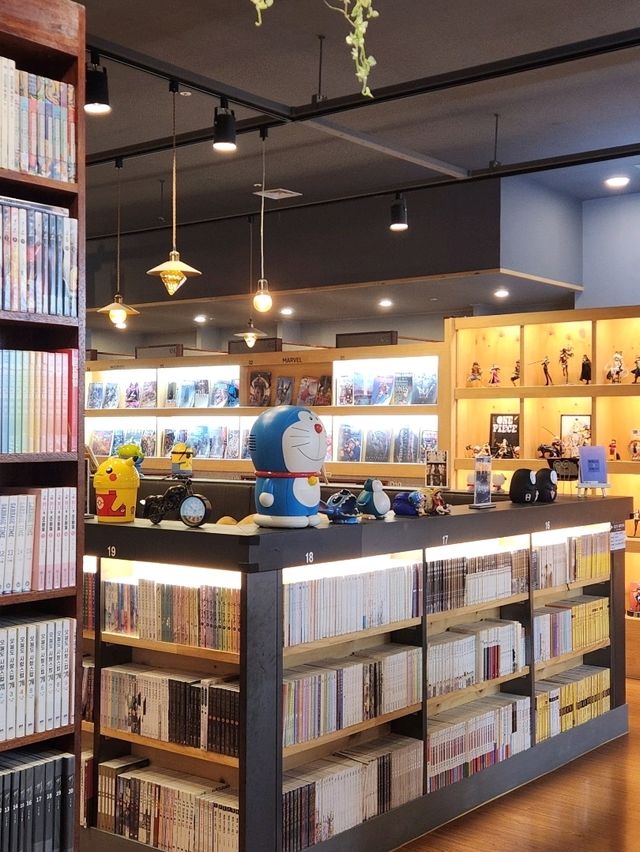 여행 중 붕 뜨는 시간을 죽이기 좋은 만화카페, 심심푸리 남포본점