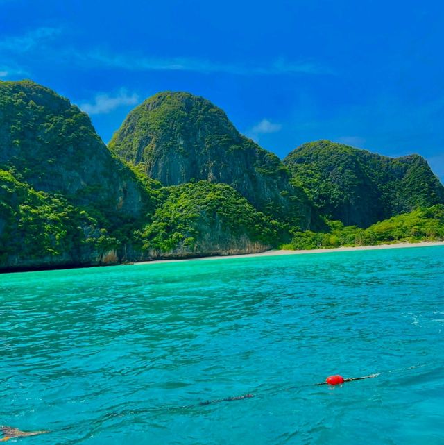 🌊 Enjoy the Natural Beauty of Phi Phi Island🏝️