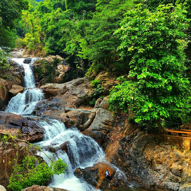 🇲🇾 Dive into Nature: Experience Langsir Waterfall