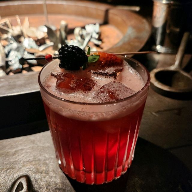 中環特色酒吧 🍸| 讓你走進夢幻國度🍷