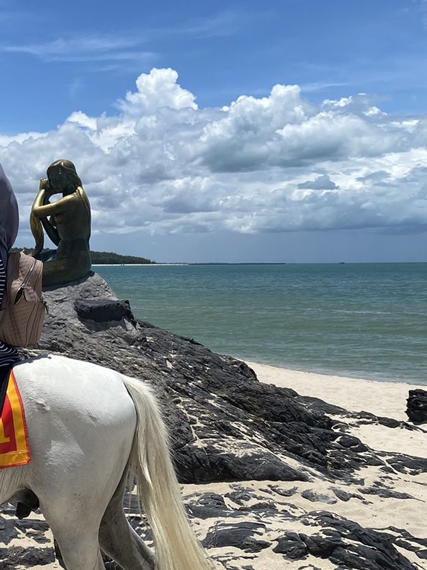 Horseback riding at Samila Beach! 🏝️ 