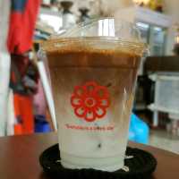 คาเฟ่และอาร์ตแกลอรี่ลับๆย่านลาดพร้าว 71