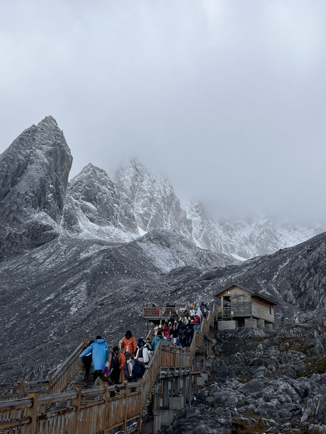 ภูเขาหิมะมังกรหยก (Jade Dragon Snow Mountain)