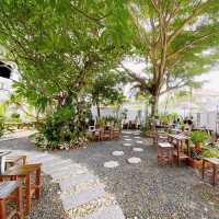 Bellis cafe ~ ร้านกาแฟในสวน