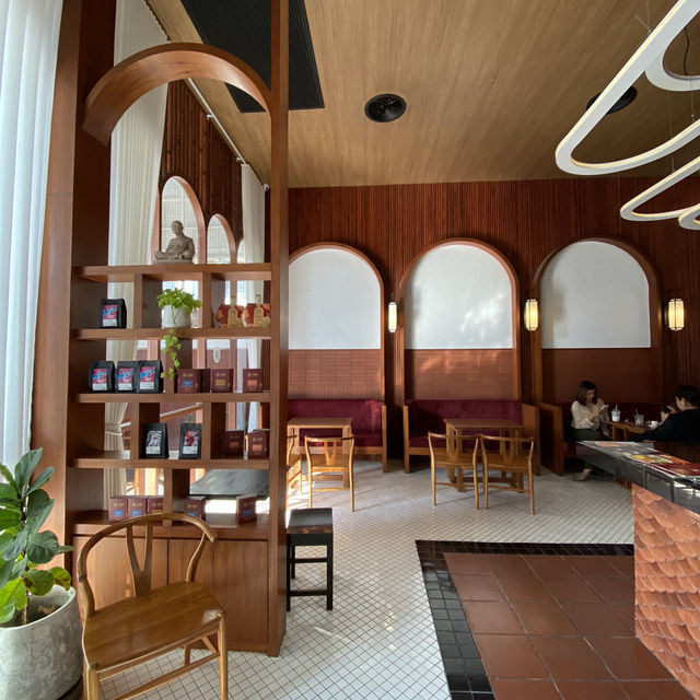 NGEGGEE CAFE