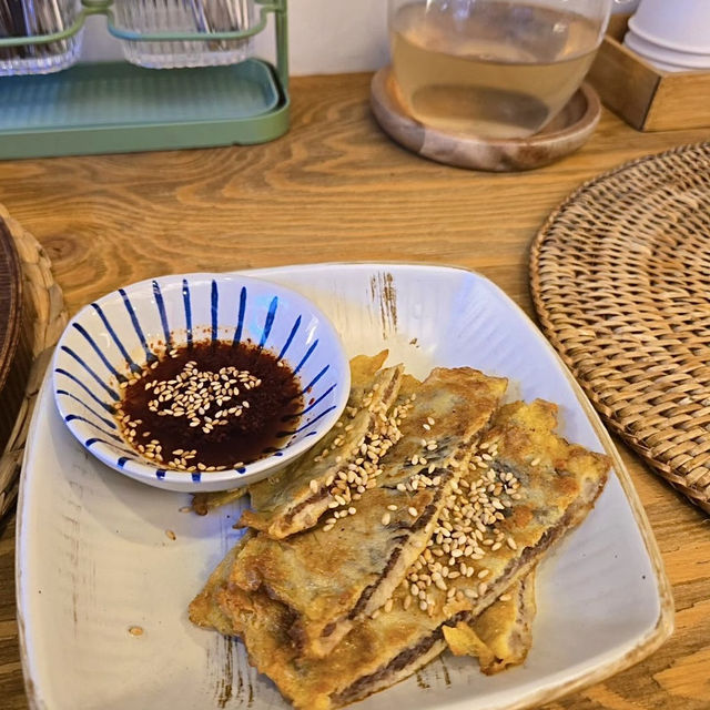 【韓国】ホンデ駅近韓国家庭料理定食が安くて美味しい食堂🇰🇷